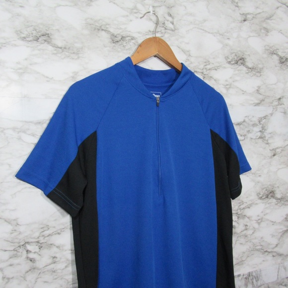 4/$20 L.L. Bean Men’s Tee with Zipper Pocket Size Large - Picture 2 of 9